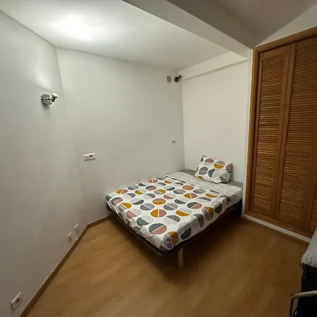 Appartement En Rez-de-jardin De *